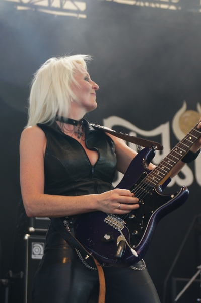 Girlschool - live @ RockHard Festival 2012